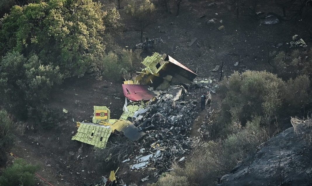 Πτώση Canadair: Συνεχίζεται η διερεύνηση του δυστυχήματος μία εβδομάδα μετά τον θάνατο των πιλότων