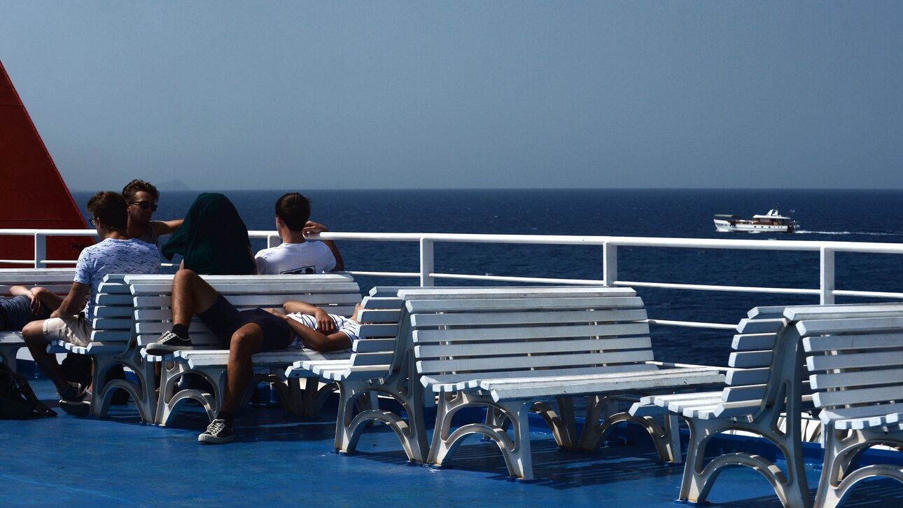 Μηχανική βλάβη σε επιβατικό πλοίο - Εκτελούσε το δρομολόγιο Πάρος-Μύκονος