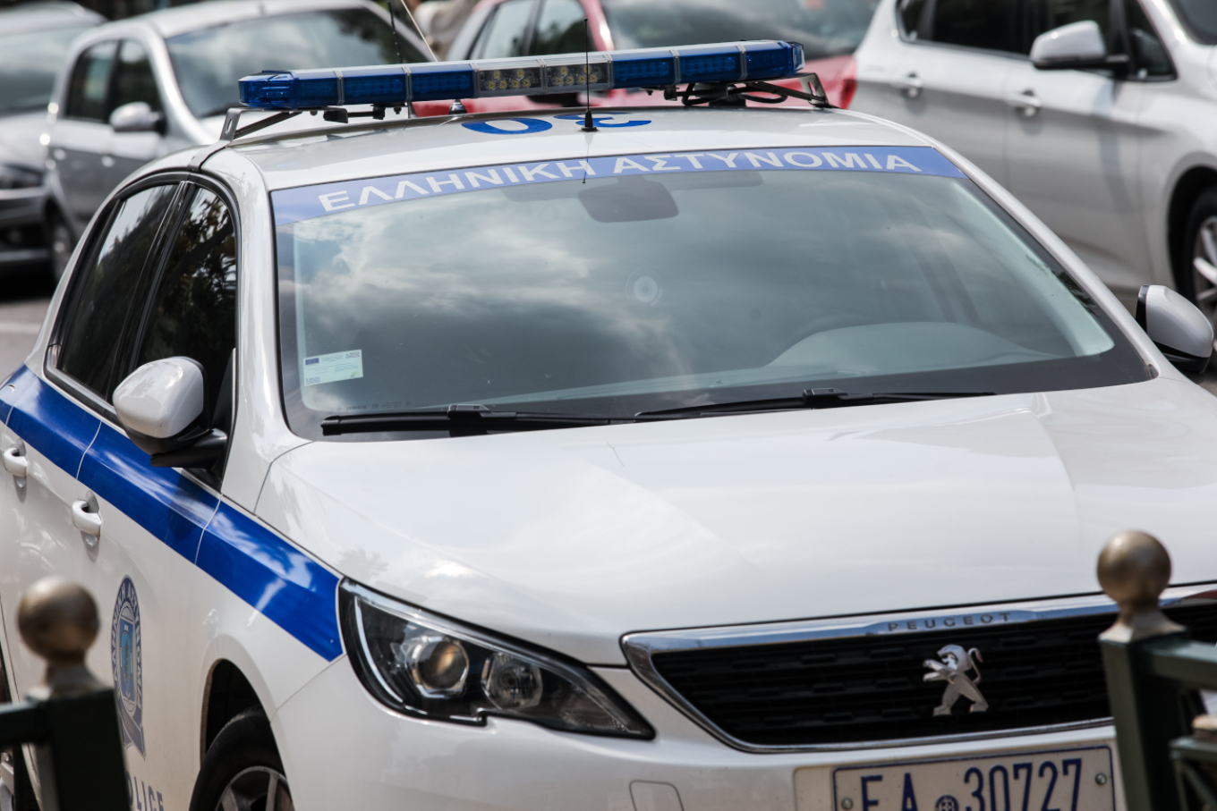 Ανήλικοι Ρομά επιτέθηκαν με μαχαίρι και τραυμάτισαν οδηγό που έμεινε από βλάβη