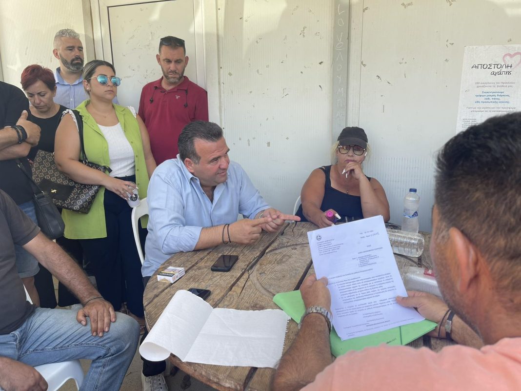 Στους ήρωες της καθαριότητας του Δήμου Μαλεβιζίου ο Δήμητρης Πιτσικάκης