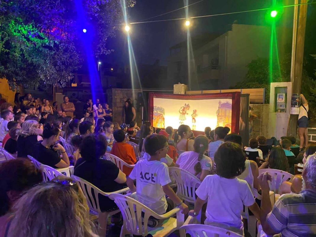Με επιτυχία ολοκληρώθηκαν οι παιδικές παραστάσεις «Μ’ ένα καράβι παραμύθια» σε γειτονιές του Δήμου Ηρακλείου