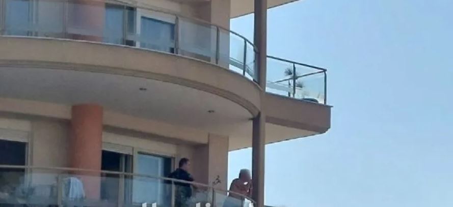 Μεθυσμένος άνδρας βγήκε με καραμπίνα στο μπαλκόνι του σπιτιού του