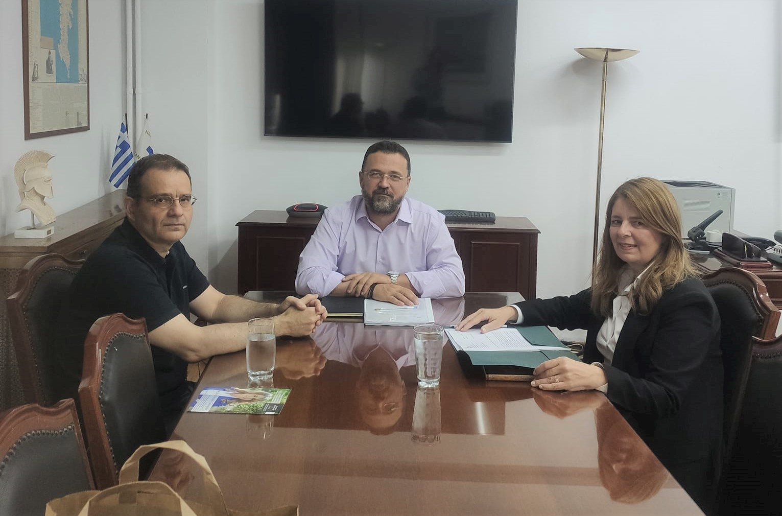 Συνάντηση της Αντιπεριφερειάρχη Πρωτογενή Τομέα Ε. Χουδετσανάκη με τον Γ.Γ. του ΥΠΑΑΤ κ. Στρατάκο