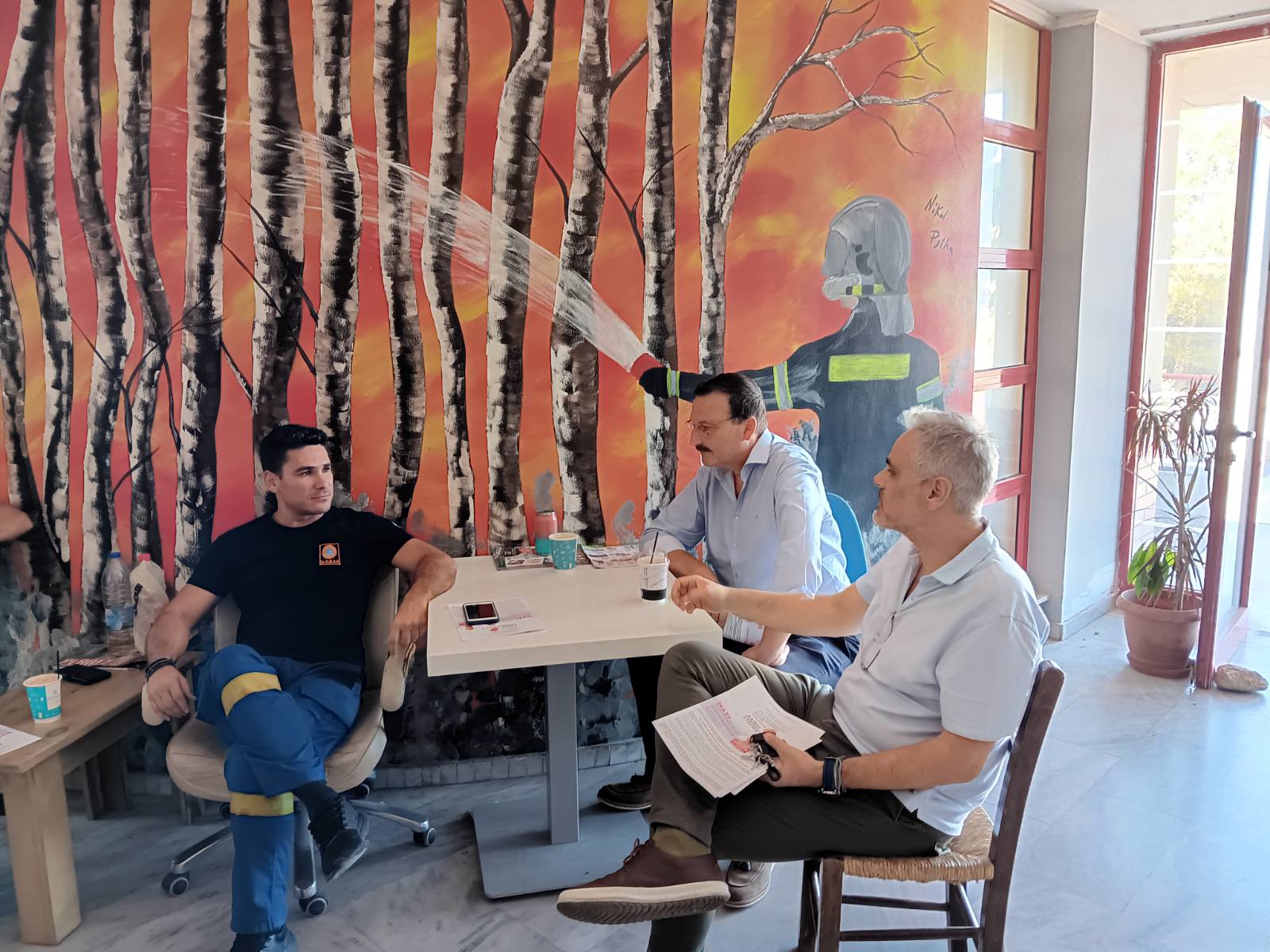 Περιοδεία της «Λαϊκής Συσπείρωσης» στον 4ο Πυροσβεστικό Σταθμό και την 3η ΕΜΑΚ στη ΒΙΠE Ηρακλείου