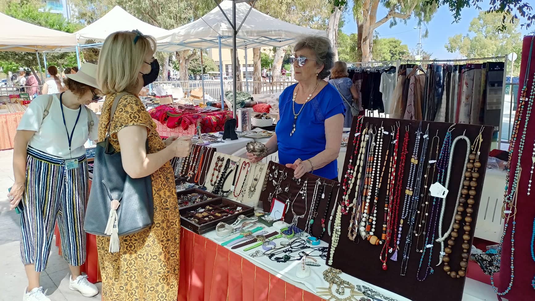 «Παζάρι δεύτερο χέρι-χέρι βοηθείας» από τον «Σύνδεσμο Μελών Γυναικείων Σωματείων Ηρακλείου και Ν. Ηρακλείου»