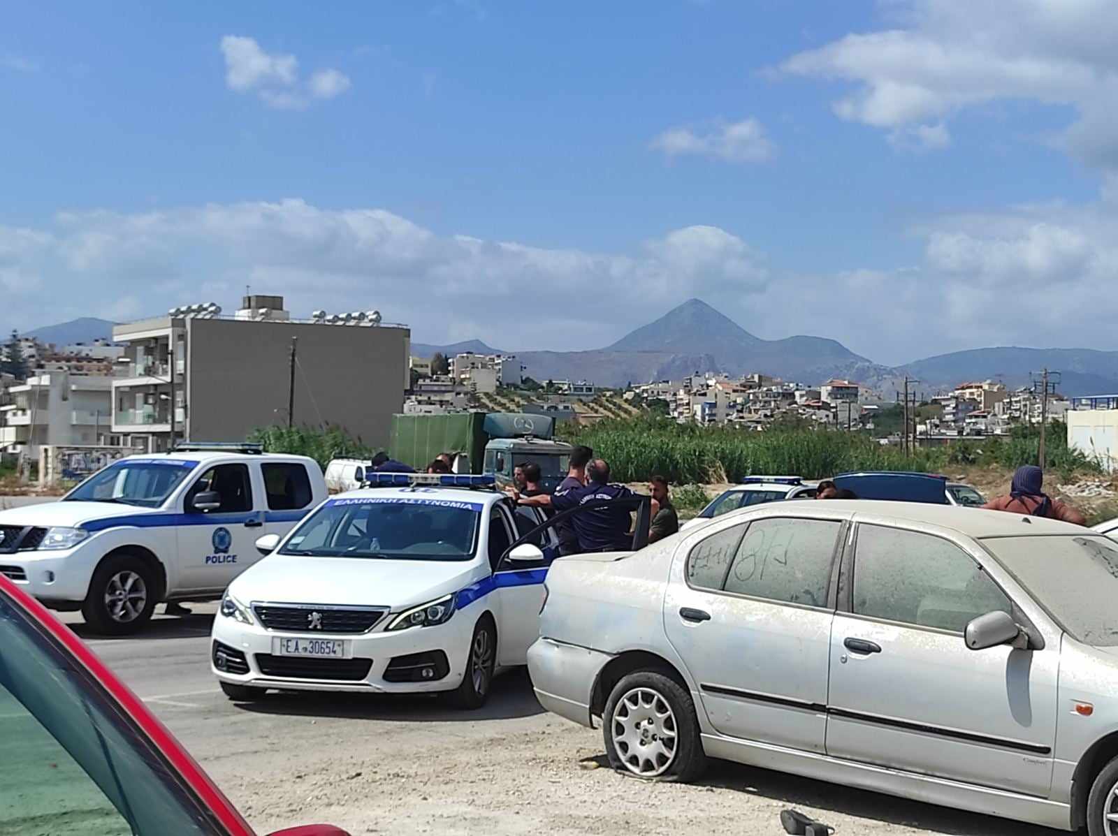 Ηράκλειο: Επιχείρηση – «σκούπα» της ΕΛ.ΑΣ. σε καταυλισμούς Ρομά