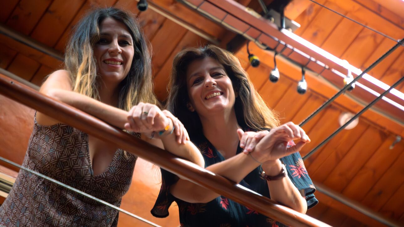 «Με τον τρόπο του έκανε πάντα αυτό που ήθελε»: Οι αδερφές Κηλαηδόνη θυμούνται τον Λουκιανό