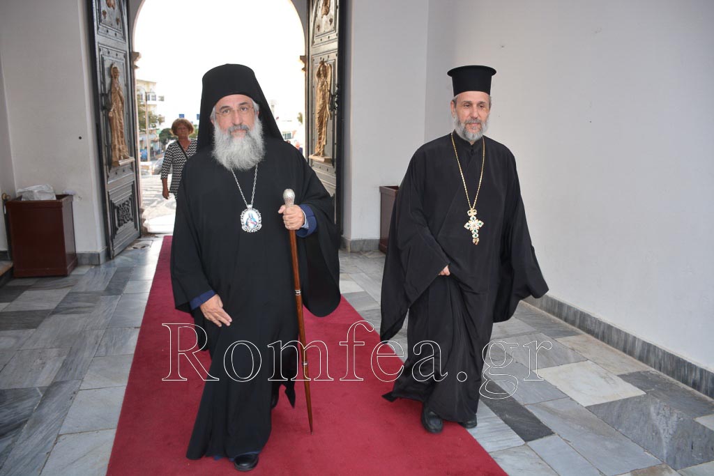 Ο Αρχιεπίσκοπος Κρήτης Ευγένιος στην Τήνο