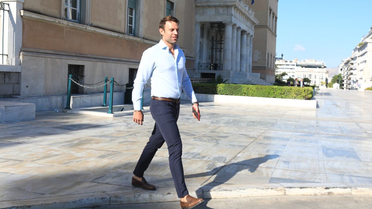 Διαψεύδει το Μαξίμου πως ο Κασσελάκης υπήρξε συνεργάτης του Κυριάκου Μητσοτάκη