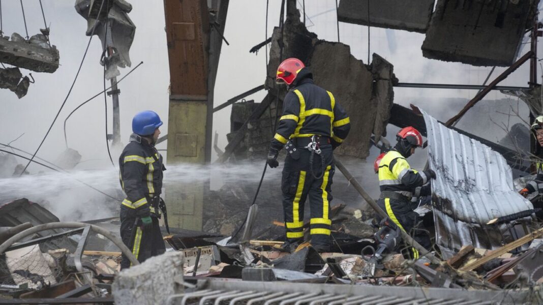 Ουκρανία: Ρωσικός πύραυλος έπληξε περιοχή στο Κίεβο - «Υπάρχουν θύματα» αναφέρει κυβερνήτης