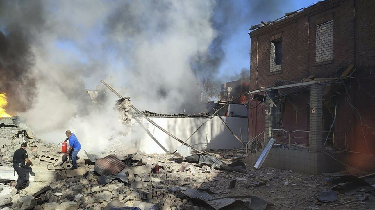 Πόλεμος Ουκρανία: Ένας νεκρός, εννιά τραυματίες από ρωσικό πυραυλικό πλήγμα στην Κρίβι Ριχ