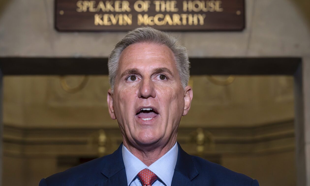 ΗΠΑ: Ο Ρεπουμπλικανός πρόεδρος της Βουλής ζητά έρευνα για πρόταση μομφής κατά του Μπάιντεν