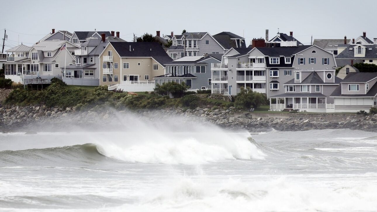 Η καταιγίδα Λι πλήττει τον Καναδά: Αναφορές για έναν νεκρό