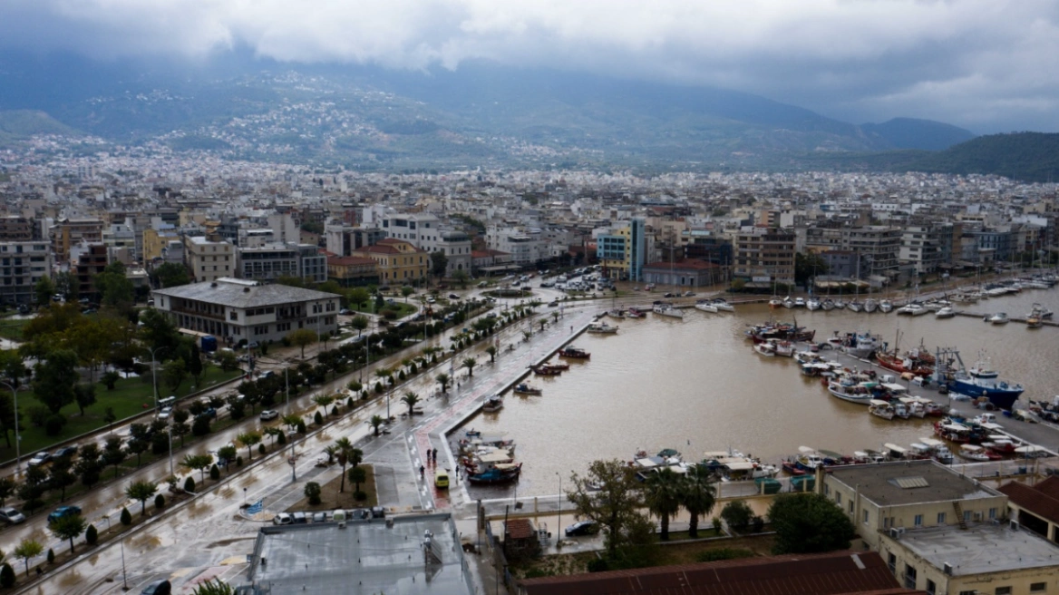 Κακοκαιρία «Daniel»: Δύσκολη νύχτα για τη Θεσσαλία, προβλήματα και στην Αττική