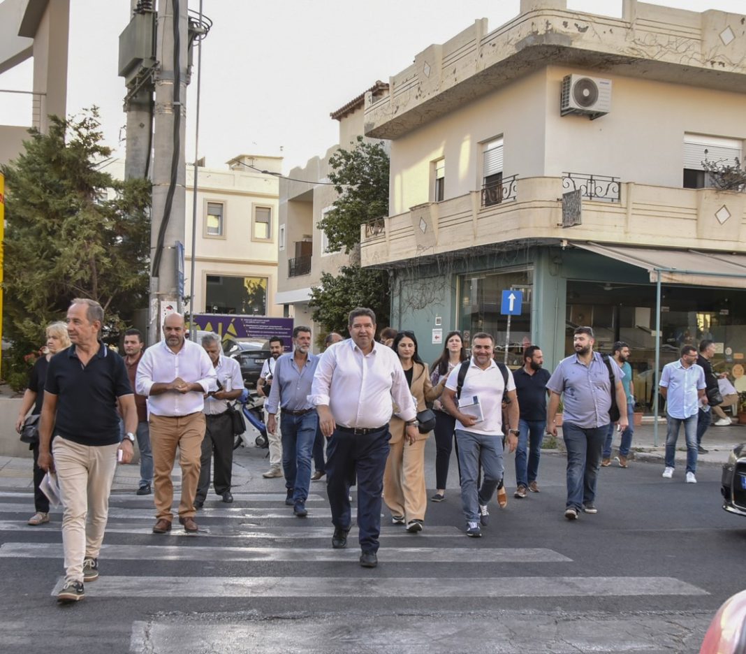 Στη Λεωφόρο Παπαναστασίου ο Μιχάλης Καραμαλάκης