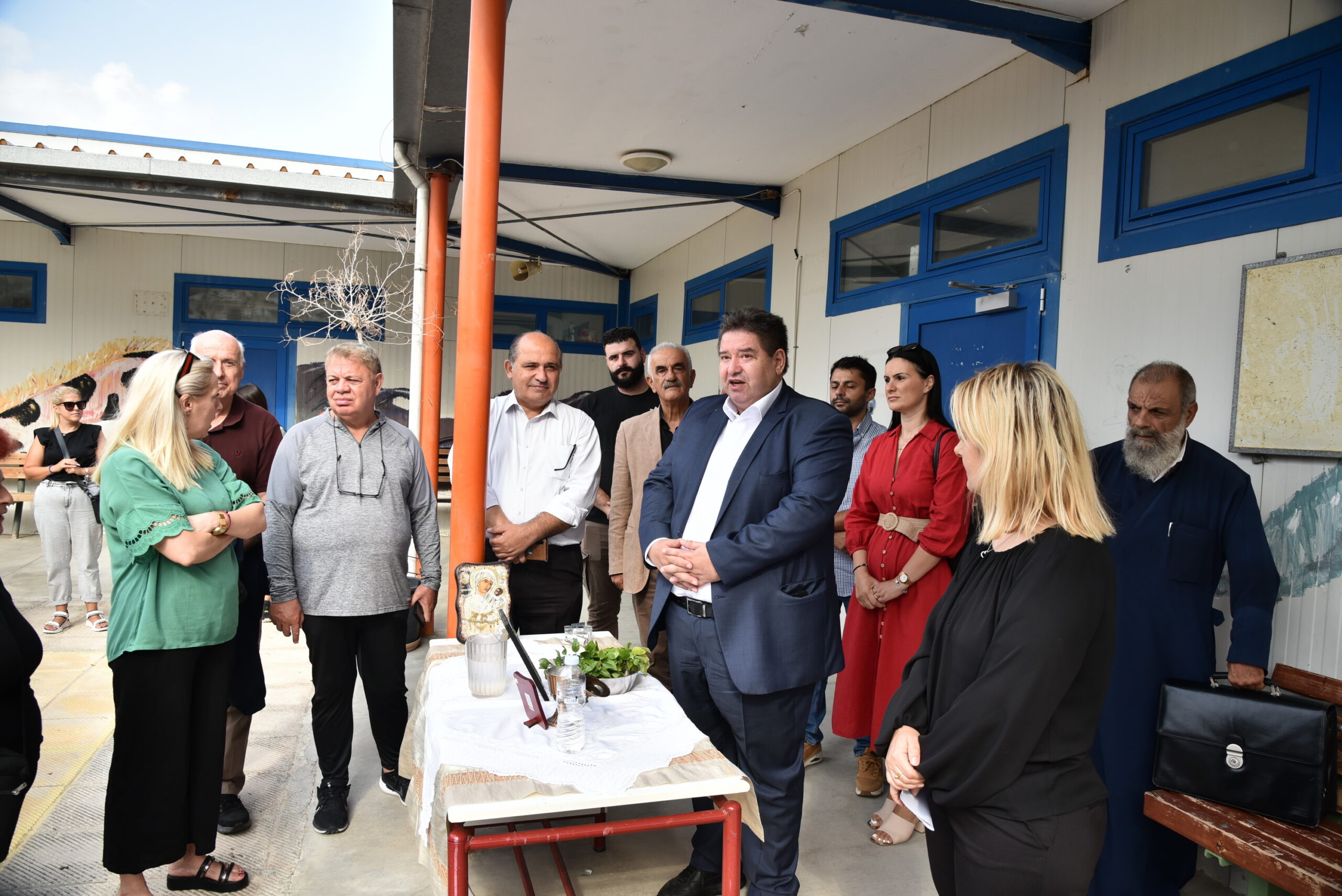 Σε σχολεία του Ηρακλείου για τον Αγιασμό ο Μ. Καραμαλάκης