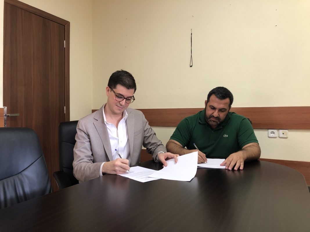 Υπογραφή σύμβασης για την δημιουργία φωτοβολταϊκών σταθμών σε Γέργερη και Λαράνι