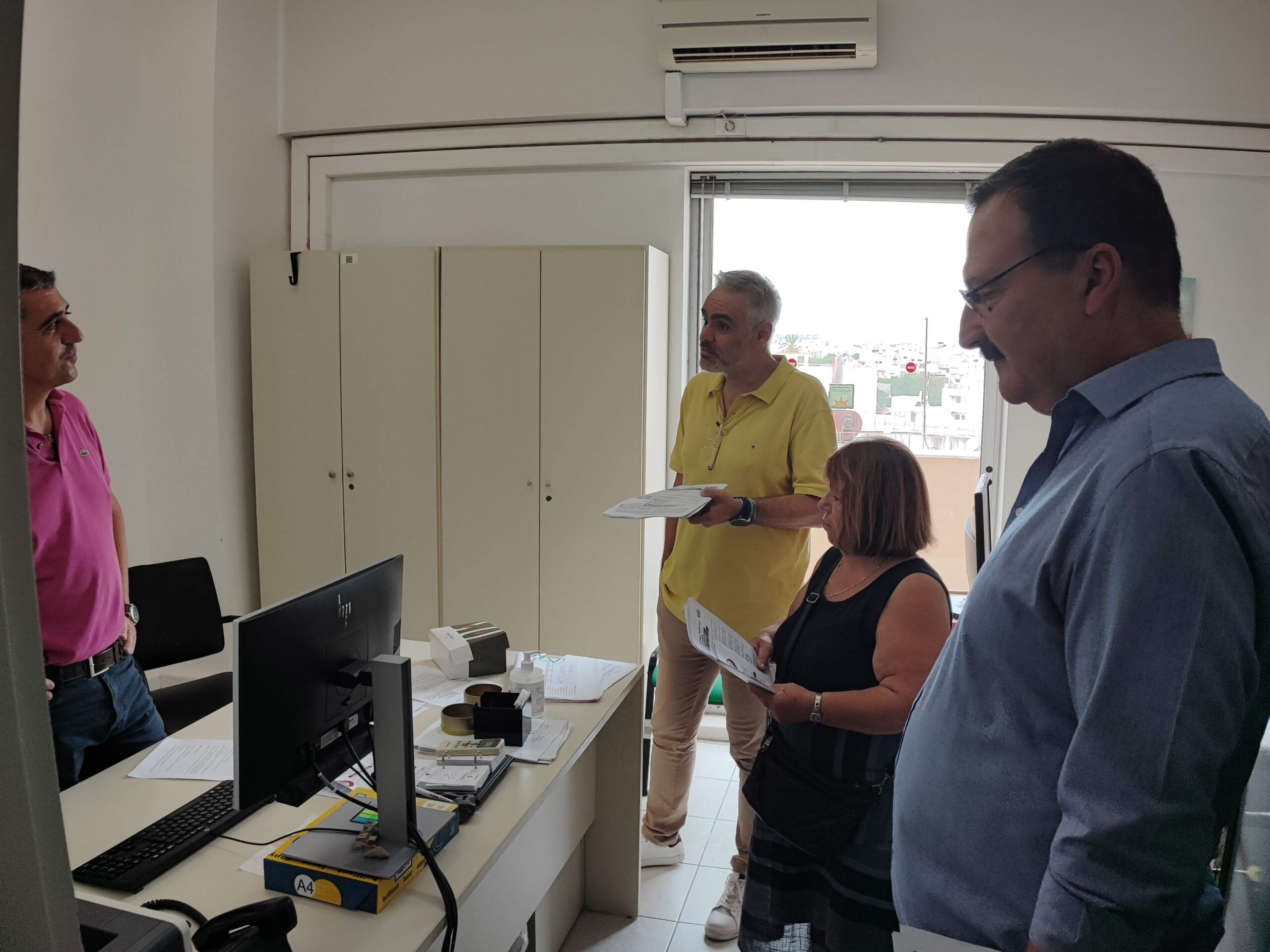 Περιοδεία της «Λαϊκής Συσπείρωσης» στις υπηρεσίες τις Περιφέρειας Κρήτης στο Ηράκλειο