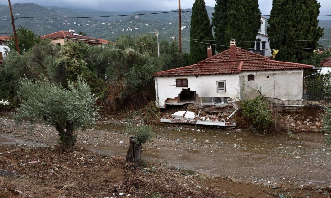 Βόλος: Νέο βίντεο από πλιάτσικο σε σπίτι μετά την κακοκαιρία Daniel