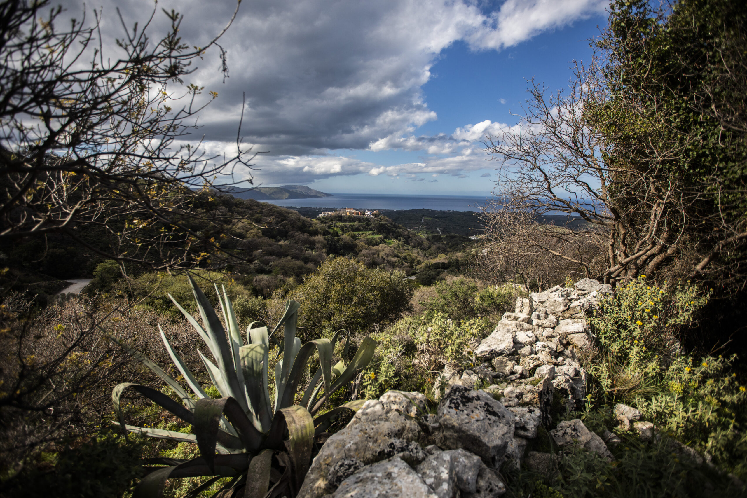 Πεζοπορία στα μονοπάτια του Αποκόρωνα