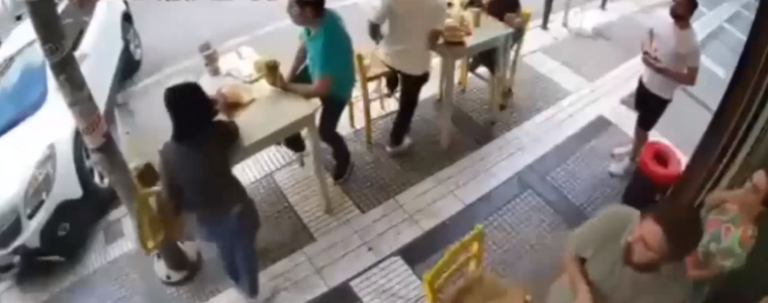 Αυτοκίνητο θα έπεφτε παραλίγο πάνω σε θαμώνες ψητοπωλείου