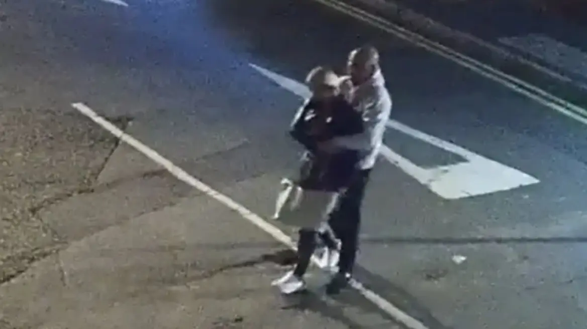 H «αγκαλιά» που παγώνει το αίμα:Ανατριχιαστικό βίντεο δείχνει πως 40χρονος έστησε παγίδα θανάτου στη σύζυγό του