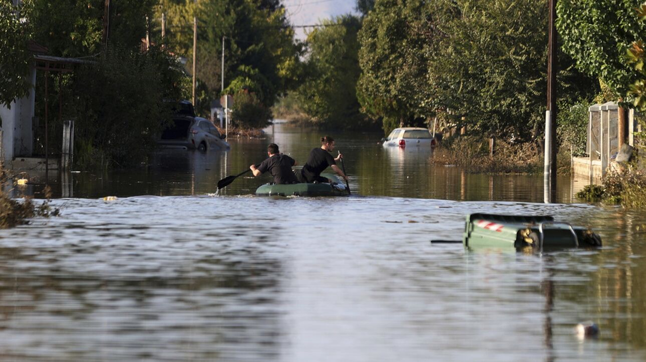 Πλημμύρες: «Πόλεμος» για τις ευθύνες και τα αναχώματα – Τι υποστηρίζουν οι αρμόδιοι