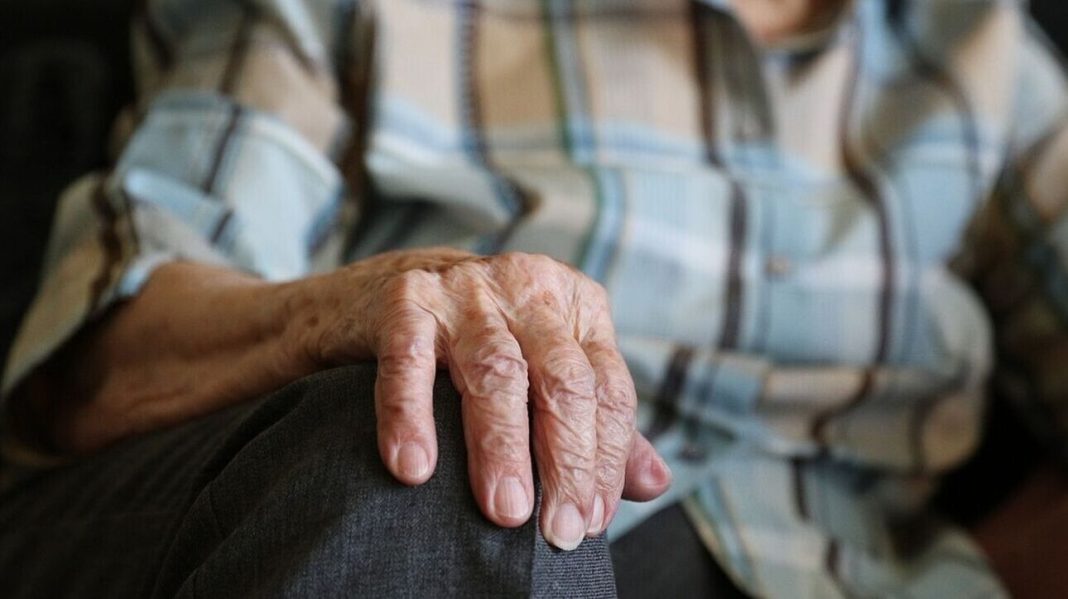 Συντάξεις Οκτωβρίου: Την Τρίτη ξεκινούν οι καταβολές τους – Τι αλλάζει