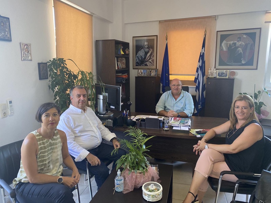 Συναντήσεις της Μαρίας Καναβάκη για σχολική στέγη και σχολικές καθαρίστριες