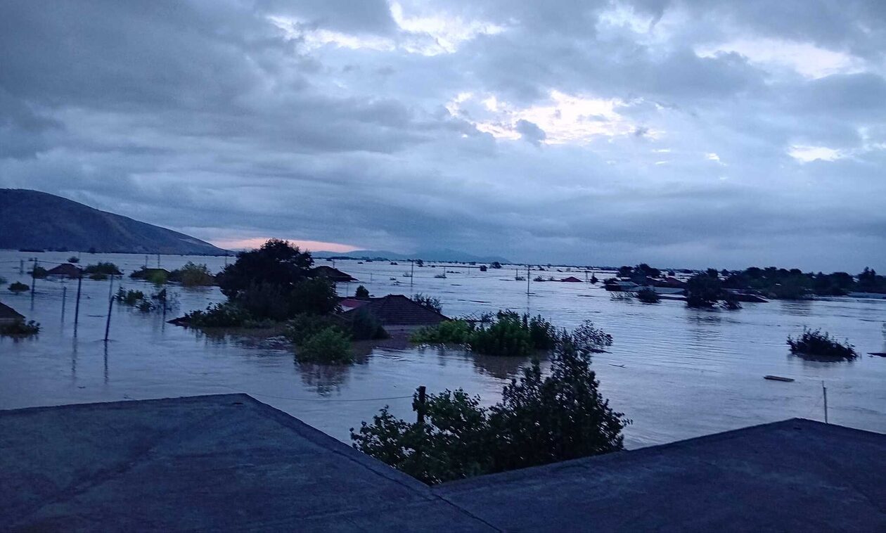 Κακοκαιρία Daniel: Αγωνιούν οι κάτοικοι στην Καρδίτσα - «Είμαι εγκλωβισμένος μαζί με τα εγγόνια μου»