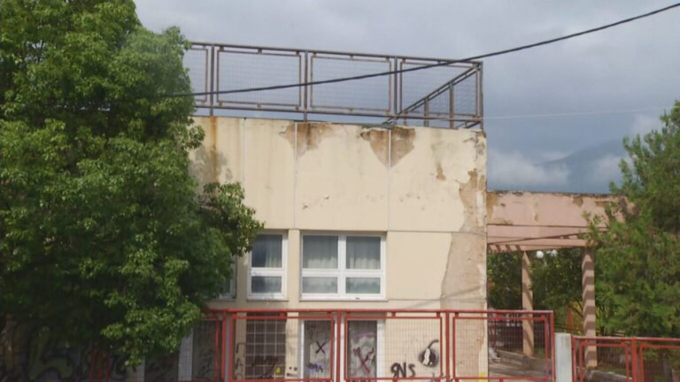 Εικόνες από το σχολείο της Λαμίας όπου τραυματίστηκε σοβαρά ο 13χρονος - Νοσηλεύεται σε σταθερή κατάσταση