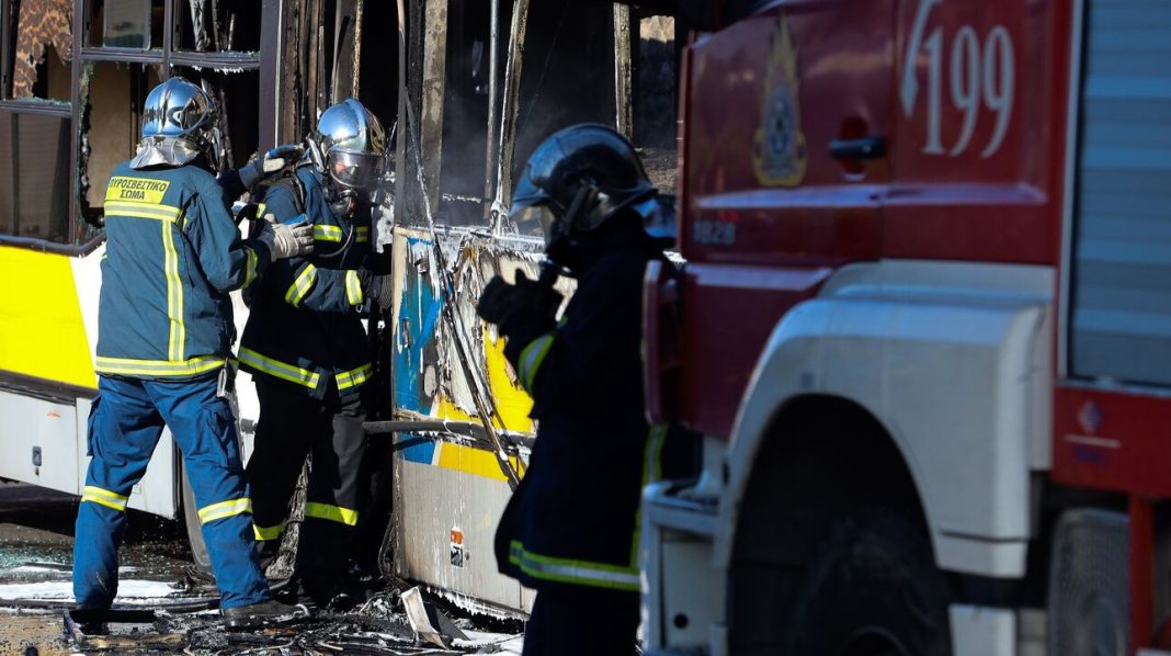 Φωτιά σε αστικό λεωφορείο – Απομακρύνθηκαν άμεσα οι επιβάτες