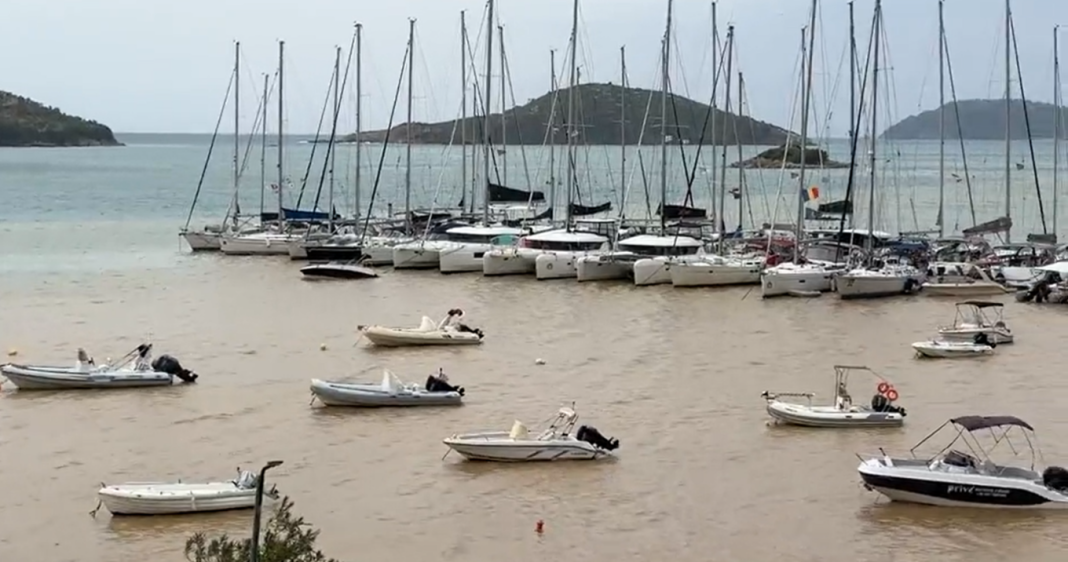 Κακοκαιρία Daniel: Δίχως ρεύμα και νερό η Σκιάθος - «Εξαφανίστηκε» το λιμάνι