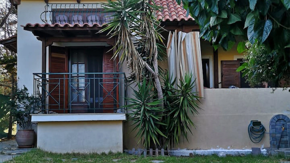 Αρτέμιδα: 2 χλμ. από το σημείο της εκτέλεσης το κρησφύγετο των 6 – Το είχαν νοικιάσει μέσω AirBnb