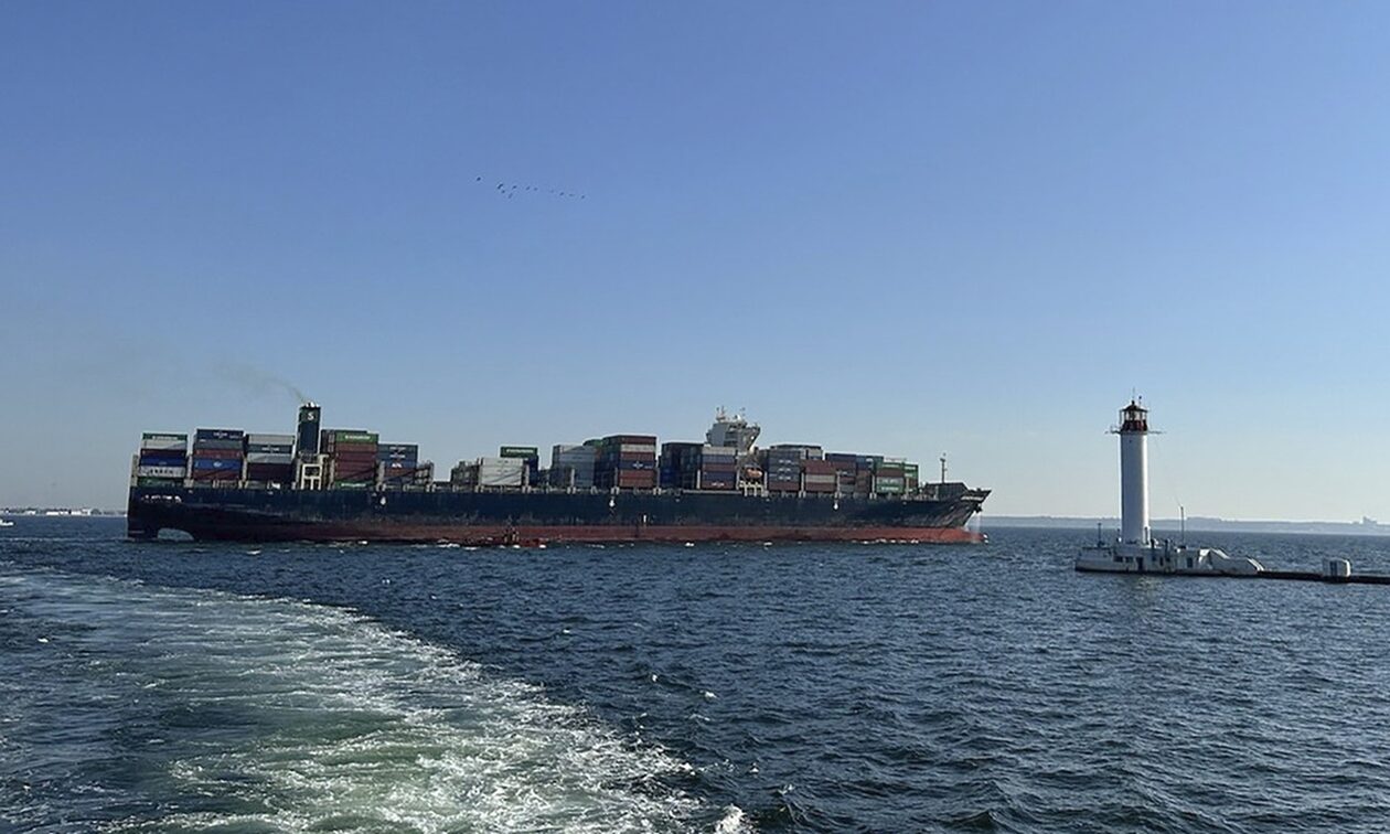 Βρετανία: Η Ρωσία στόχευσε εμπορικό πλοίο με πυραύλους κρουζ στο λιμάνι της Οδησσού