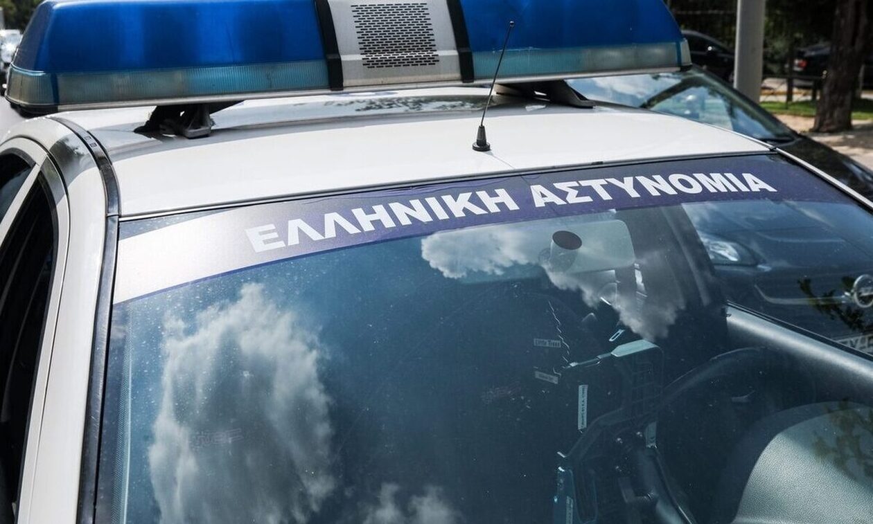 Αστυνομικοί έπιασαν επ’ αυτοφώρω διαρρήκτες να μπαίνουν σε σπίτι