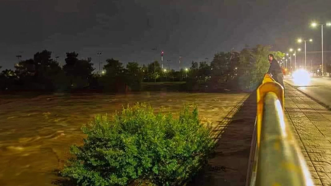 Κακοκαιρία Daniel: Αγωνία για την υπερχείλιση του Πηνειού – Έσπασαν φράγματα, εκκενώθηκαν χωριά