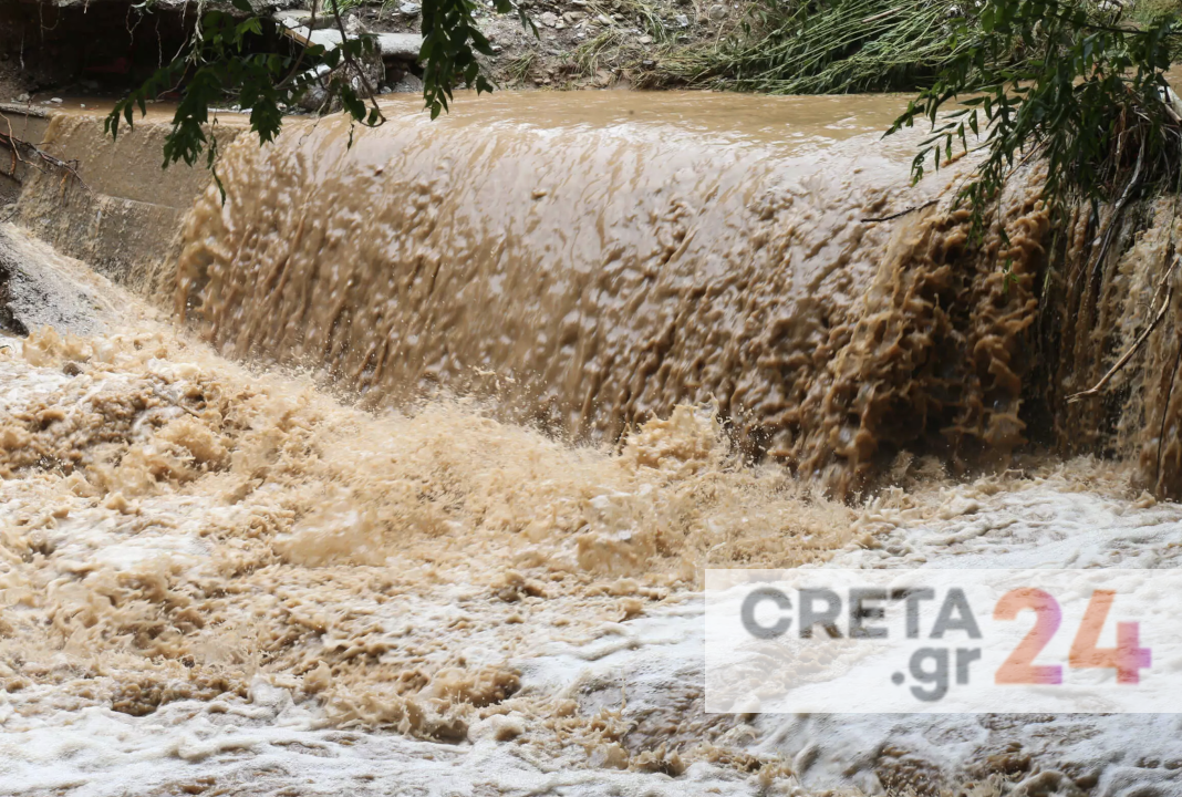 Πλημμύρες στην Πάτρα, βρέχει στην Αττική – Πώς θα εξελιχθεί η κακοκαιρία