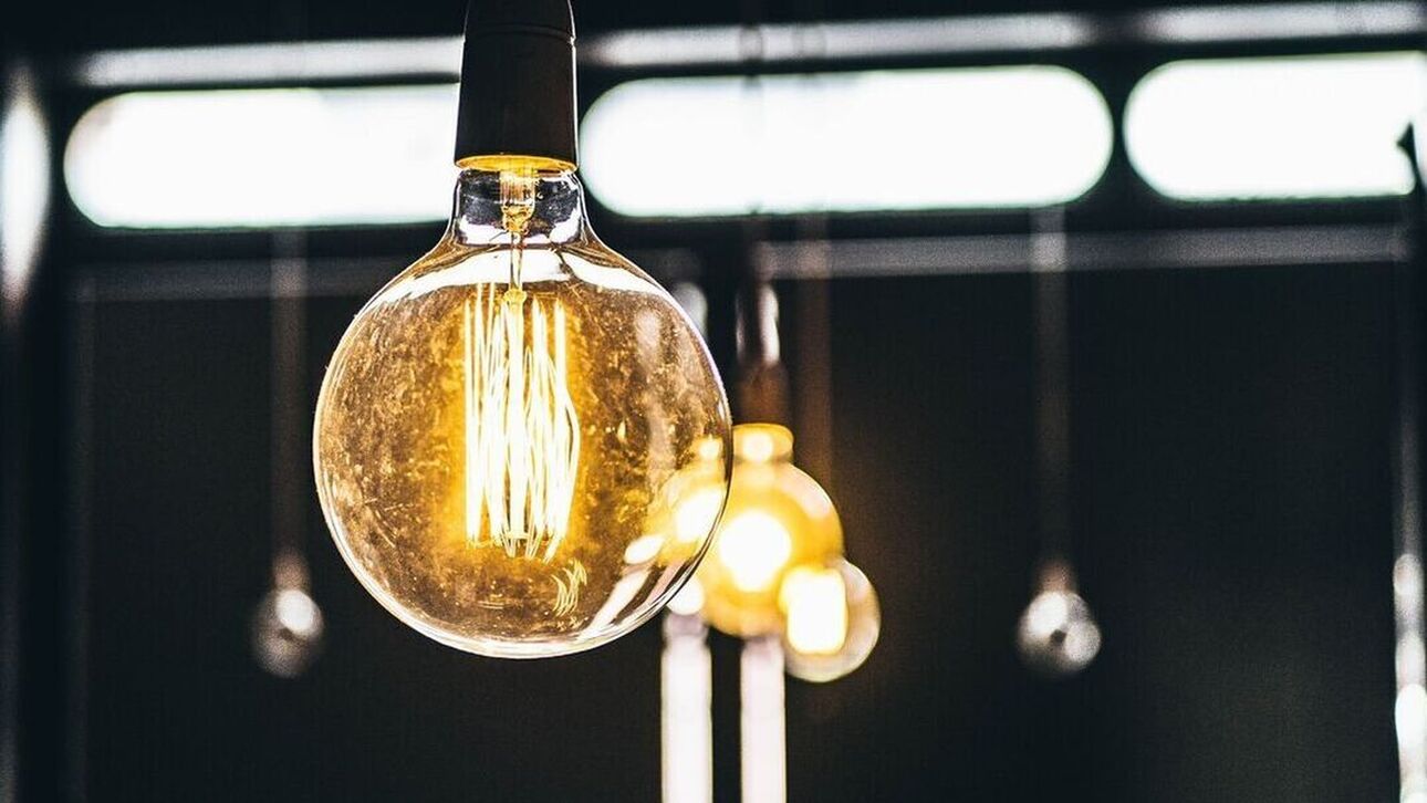 Ρεύμα: Έκπτωση στους λογαριασμούς λόγω του ειδικού τέλους 1% – Ποιοι την δικαιούνται