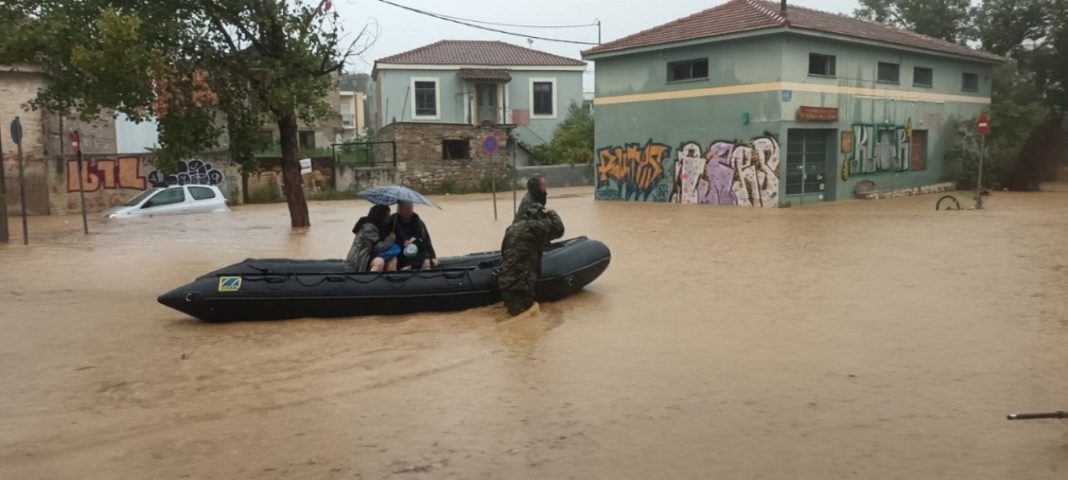 Κακοκαιρία Daniel: Βγαίνει ο στρατός για τις πλημμύρες σε Καρδίτσα, Τρίκαλα και Βόλο - Δείτε φωτογραφίες