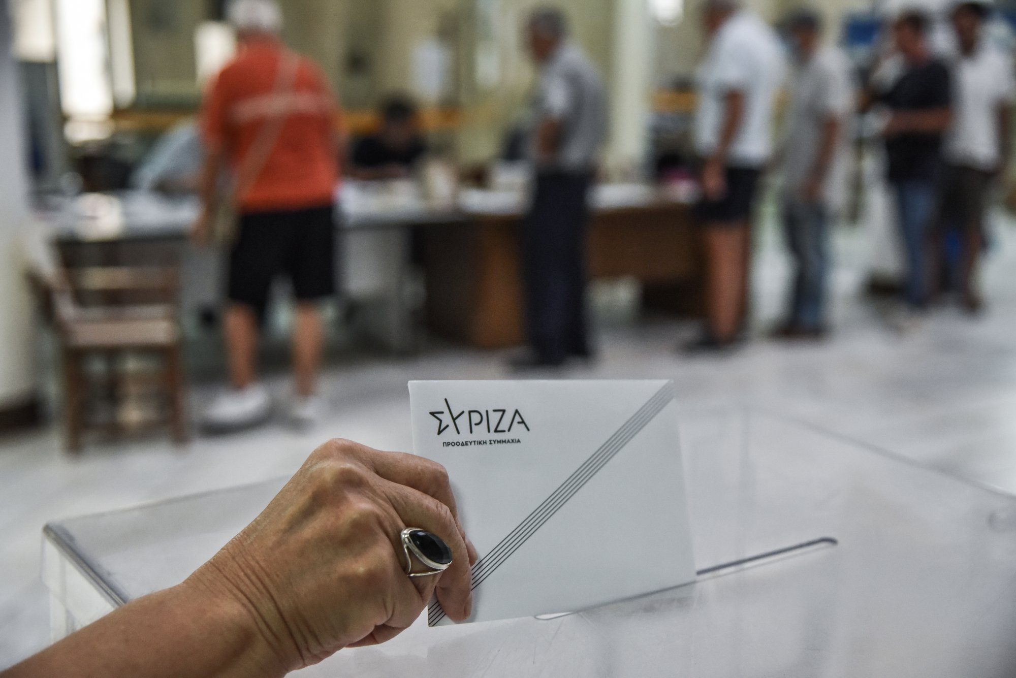 «Δύο Ξένοι»… ΣΥΡΙΖΑ Edition – Viral βίντεο για τις εκλογές