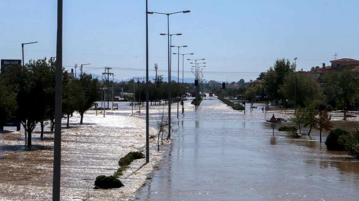 10 παλέτες με εμφιαλωμένο νερό από την Κίσσαμο στη Θεσσαλία