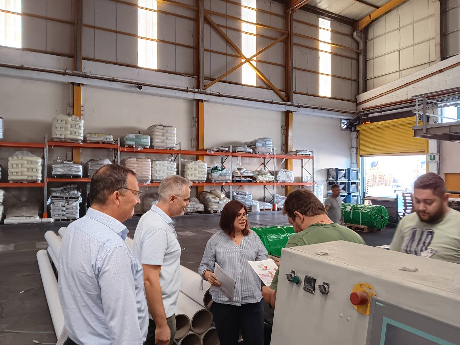 Περιοδεία της «Λαϊκής Συσπείρωσης» στα «Πλαστικά Κρήτης» στο Ηράκλειο