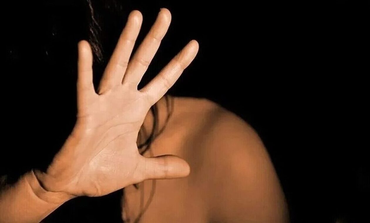 Βίασαν ομαδικά 28χρονη σε χωράφι - Την προσέγγισαν μέσω Facebook