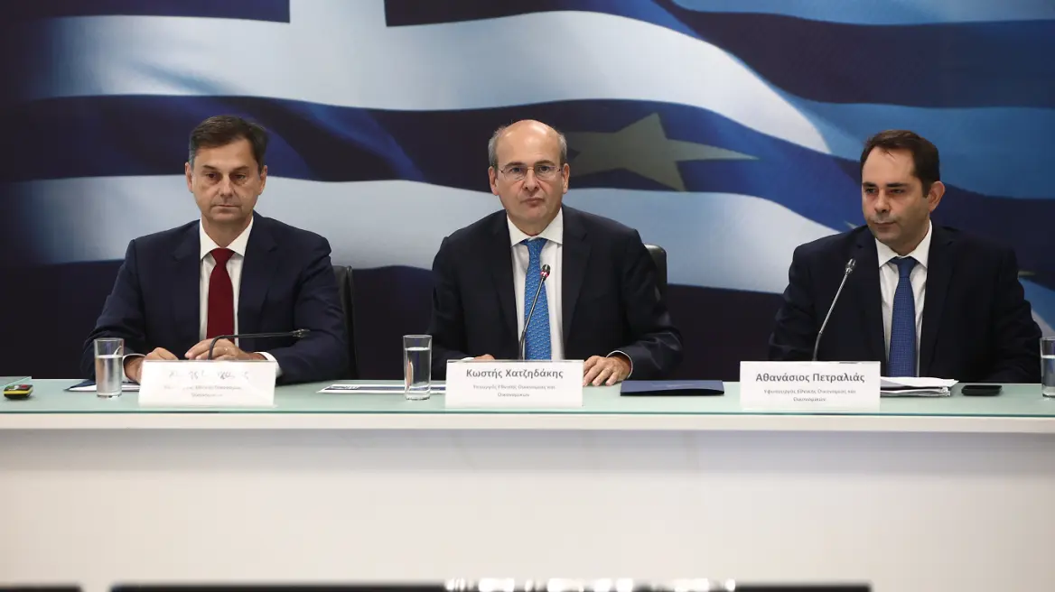 Υπουργείο Οικονομικών: Με 13 μέτρα και 1,1 δισ. η νέα στήριξη του εισοδήματος – Τα 10 μέτρα για την φοροδιαφυγή