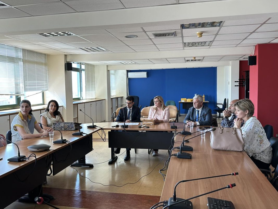 Χορήγηση υποτροφιών σε ευάλωτες κοινωνικές ομάδες από το ΕΑΠ και το Υπουργείο Κοινωνικής Συνοχής και Οικογένειας