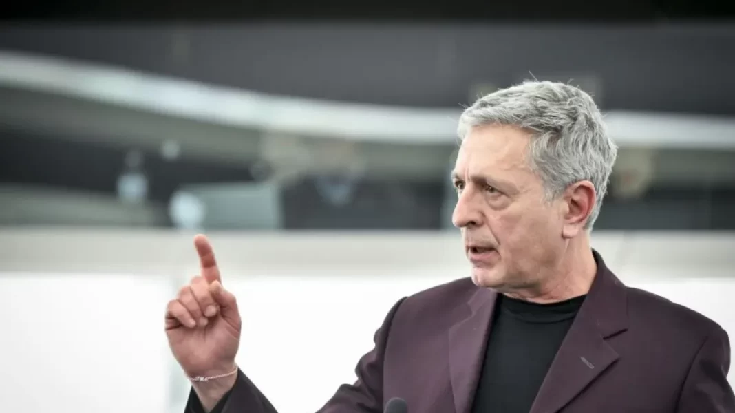 Κούλογλου: Ο ΣΥΡΙΖΑ τελείωσε – Μετεξελίχθηκε από ροκ συγκρότημα σε ελαφρύ ποπ