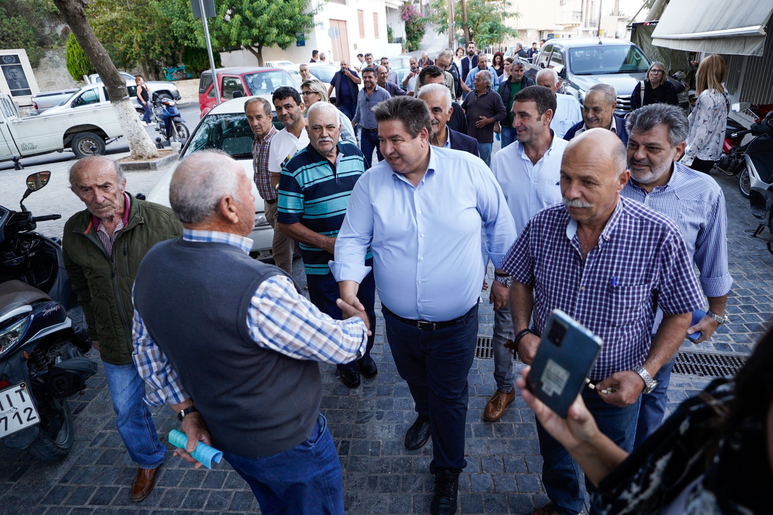 Αποθεώθηκε ο Μιχάλης Καραμαλάκης στον Άγιο Μύρωνα