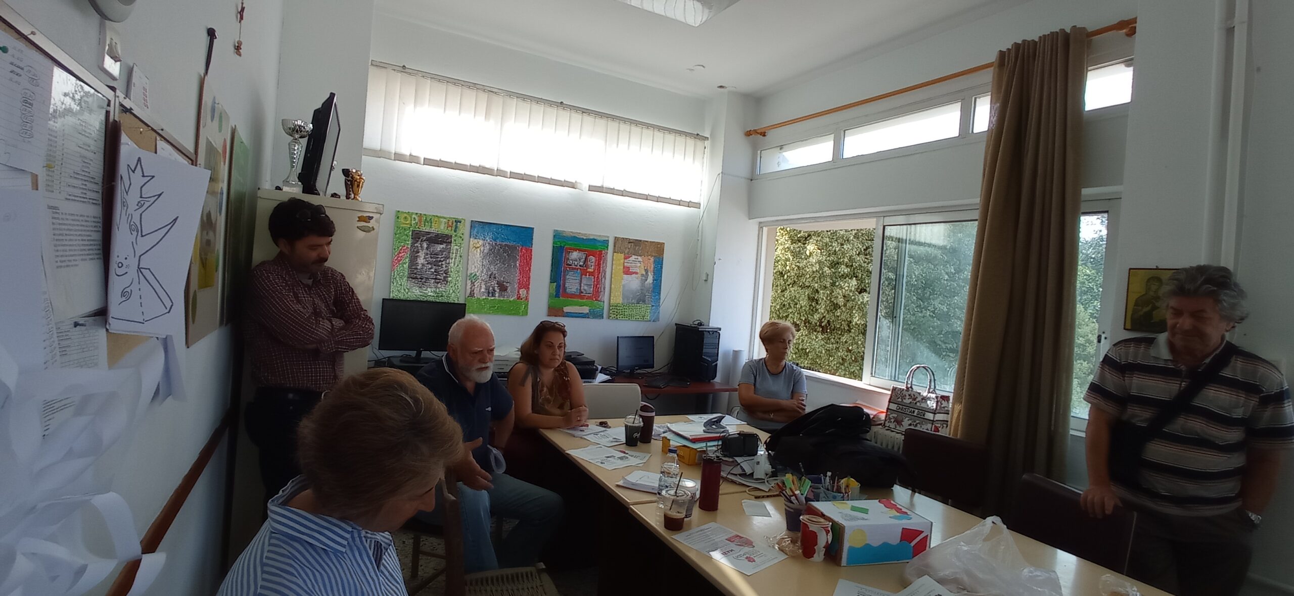 Περιοδεία της Λαϊκής Συσπείρωσης σε χώρους εκπαίδευσης της Κισσάμου