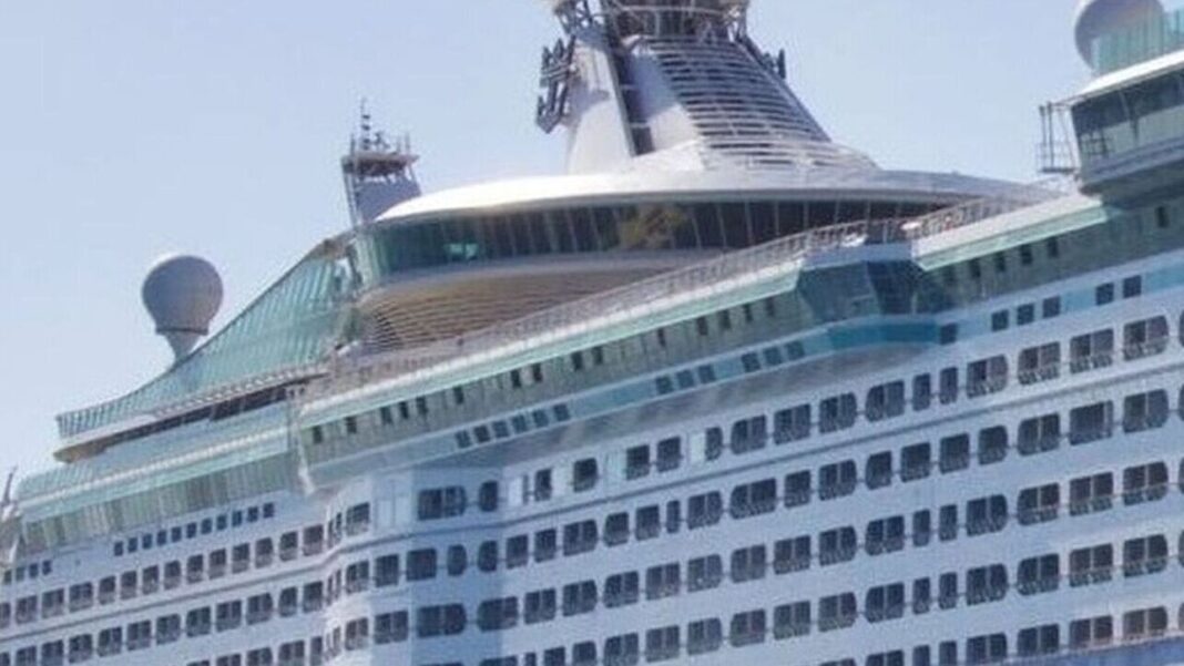 Μηχανική βλάβη σε κρουαζιερόπλοιο – Κατέπλευσε στο λιμάνι